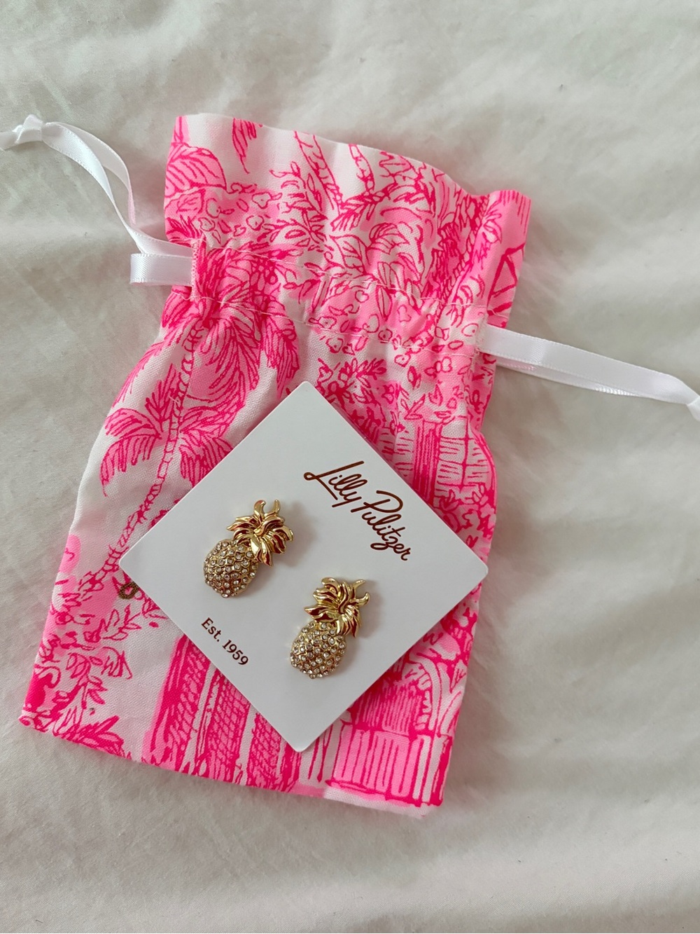 Lilly Pulitzer Gold Pineapple Stud Earrings - Pink Drawstring Pouch